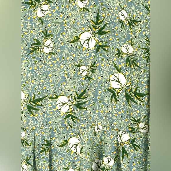 Velvet Oak Floral Romper - Picture 6 of 11